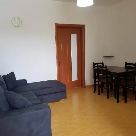 One Bedroom At 400 M Away From The With Enclosed Garden And Wifi B