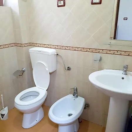 One Bedroom At 400 M Away From The With Enclosed Garden And Wifi B Apartment
